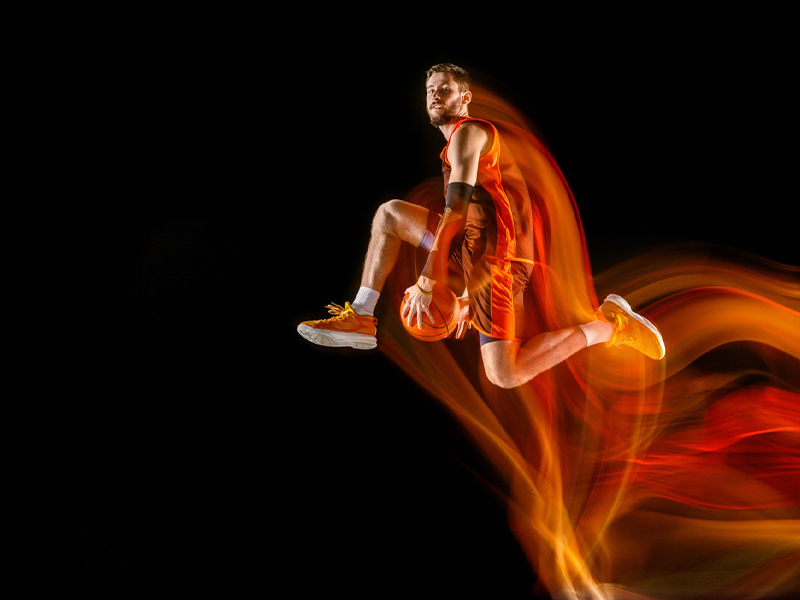 追梦格林还原与鹈鹕主场球迷冲突：他反复嘲讽我！